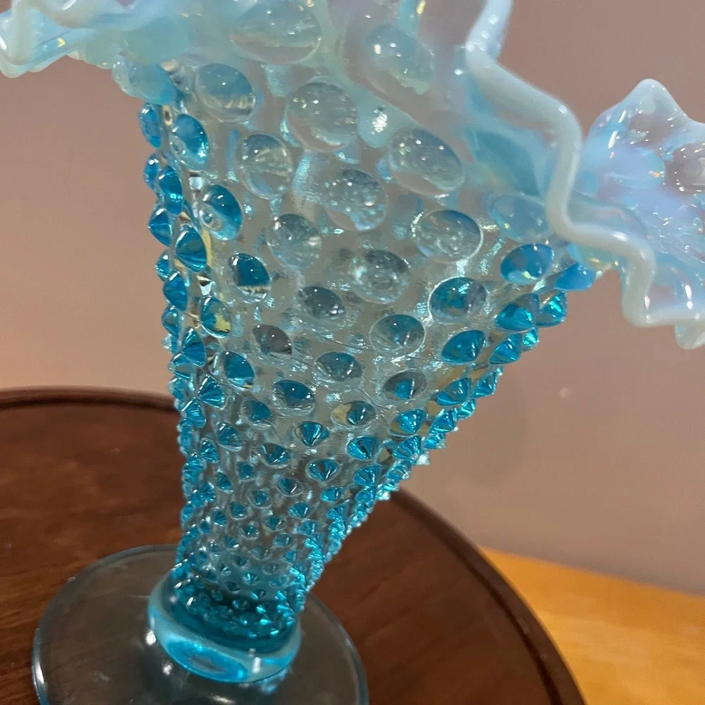 Vtg‎ Fenton Turquoise Blue Opalescent Hobnail Ruffled Trumpet Vase MCM 7.75